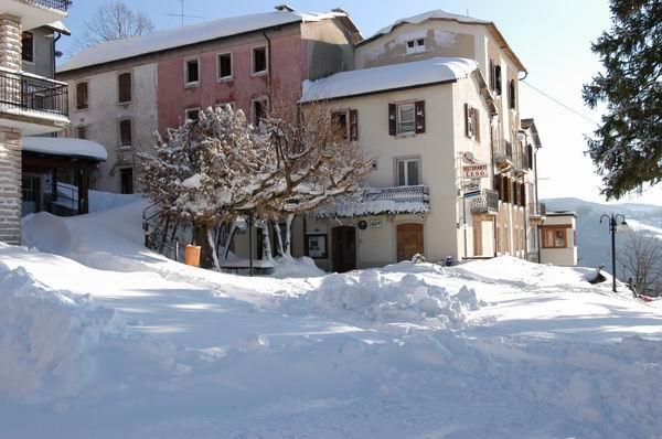 Albergo Ristorante Leso Bosco Chiesanuova Eksteriør billede